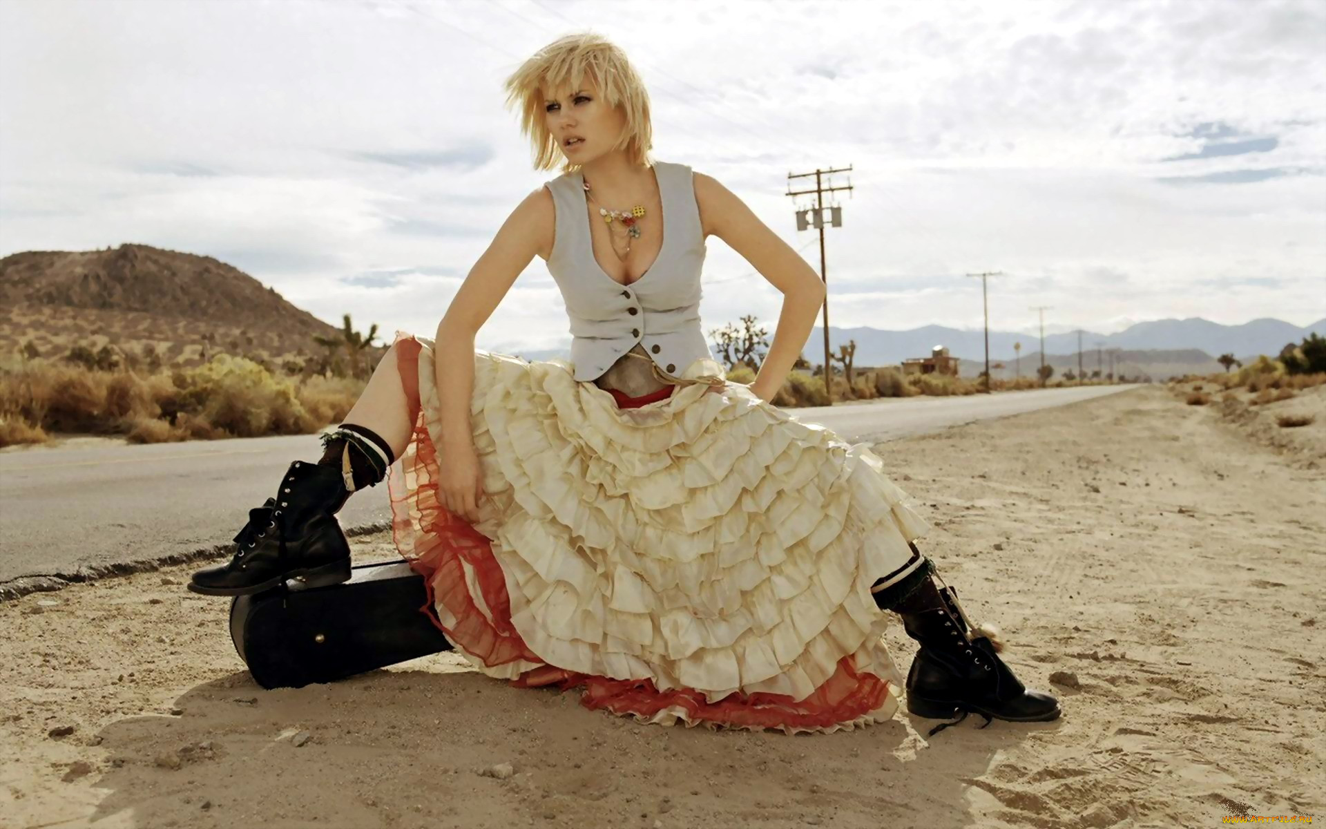 , elisha cuthbert, , , , , , , 